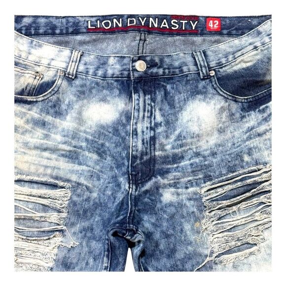 Lion Dynasty Premium Denim Distressed Ripped Acid-Wash Jean Shorts Size 42 Y2K - Picture 2 of 6